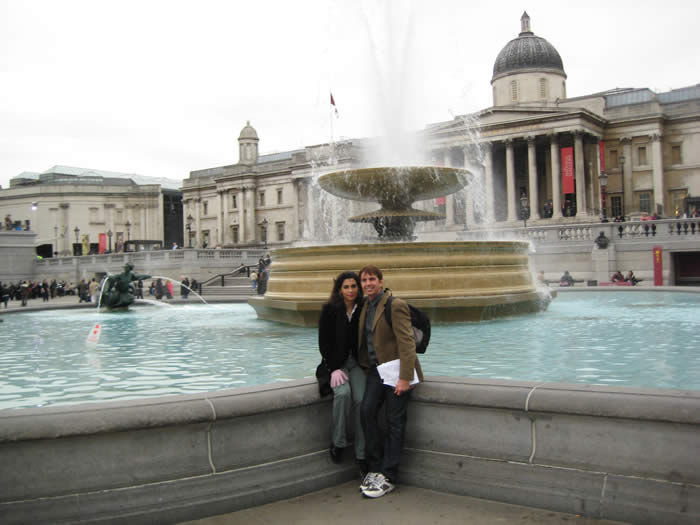 fountain-trafalgar-square-london-travel